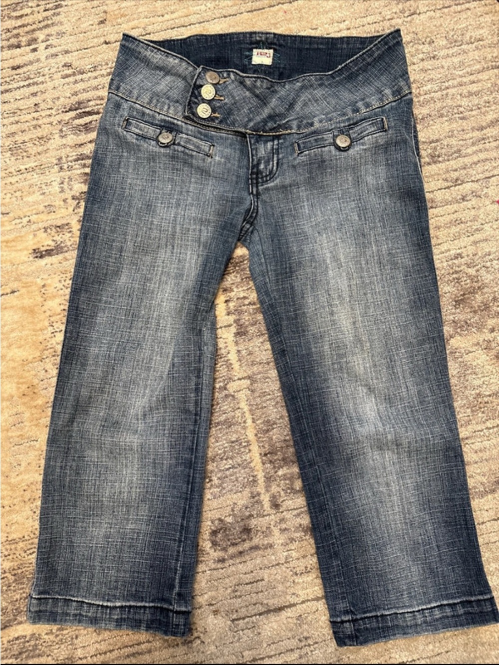 H2J Size 3/4 Ultra Low Rise Capri Jeans Y2K Dark Wash Triple
Button Waist